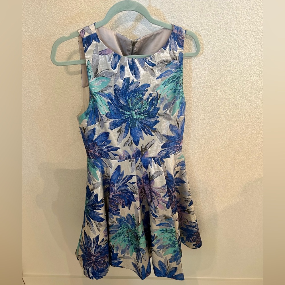 Alice + Olivia size 8 party/cocktail dress